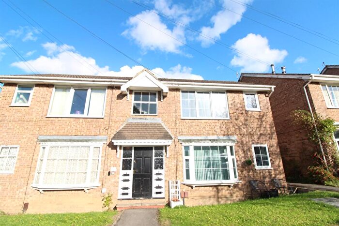 Apartment To Rent In Fieldway Rise, Rodley, LS13