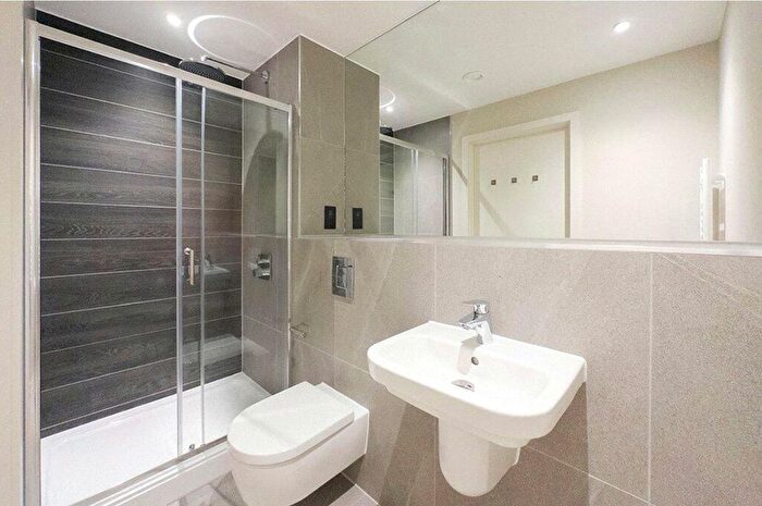 1 Bedroom Flat To Rent In Fulham Reach, Hammersmith And Fulham, London, W6