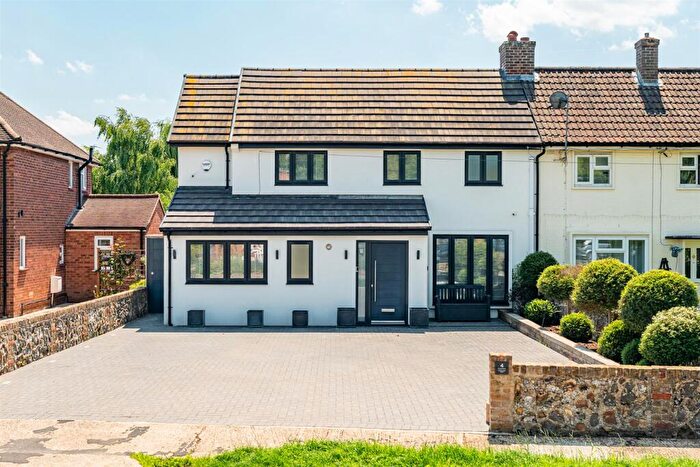 4 Bedroom Semi-Detached House For Sale In Woodlands Road, Thundridge, Ware, SG12