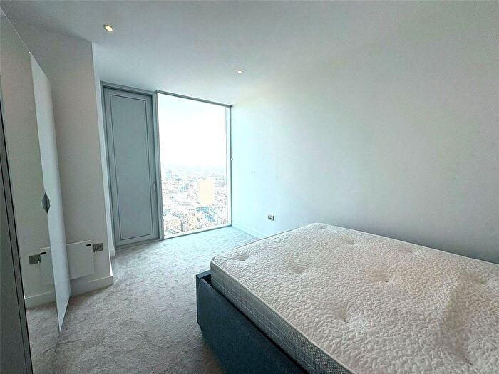 2 Bedroom Flat To Rent In Bankside Boulevard, Salford, Greater Manchester, M3