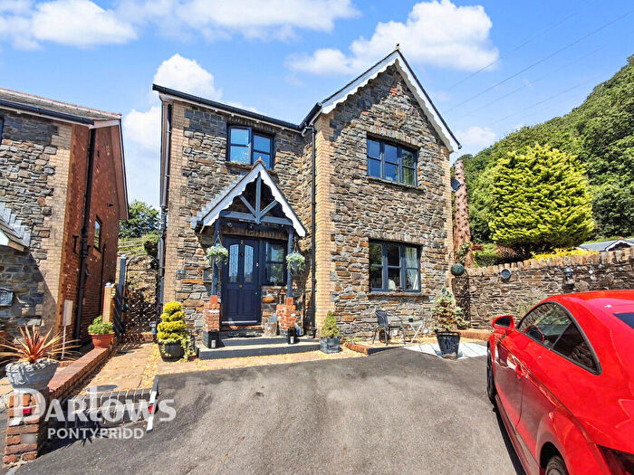 3 Bedroom Detached House For Sale In Glyntaff Road, Pontypridd, CF37