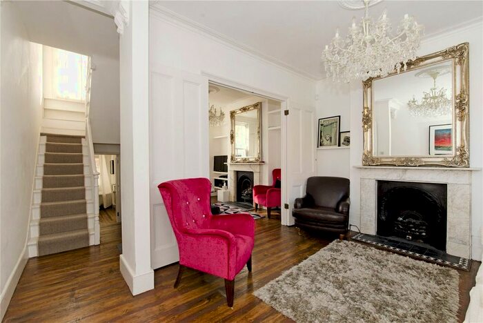 3 Bedroom Property To Rent In Chantry Street, Islington, N1
