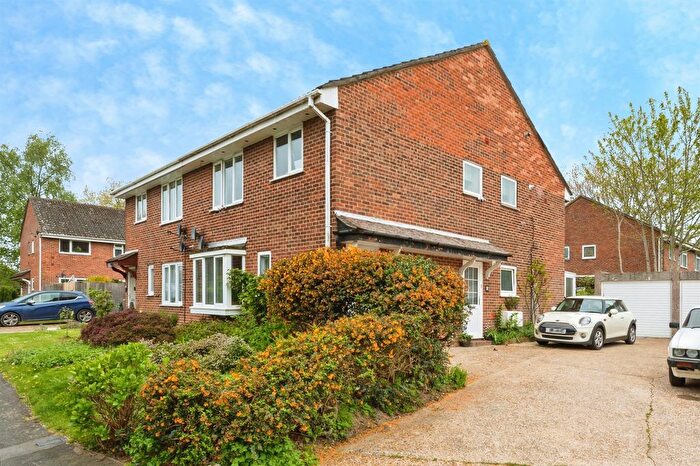 2 Bedroom Maisonette For Sale In Selwyn Gardens, Eastleigh, SO50