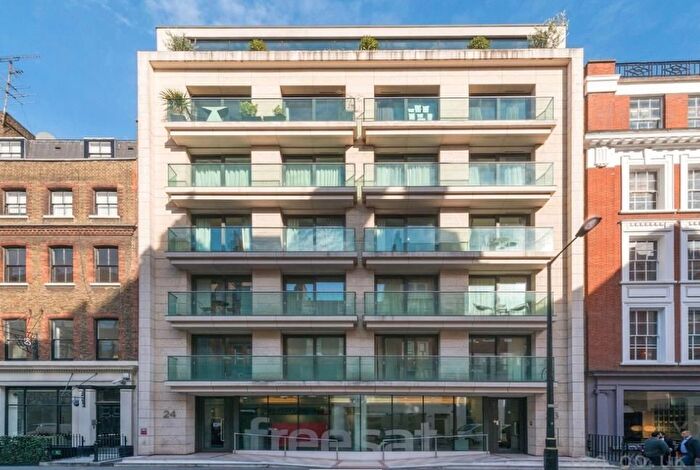 3 Bedroom Flat To Rent In Newman Street, London, W1T