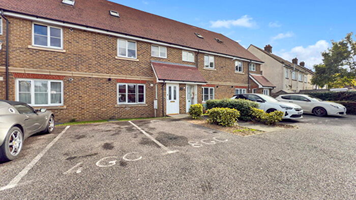 1 Bedroom Flat For Sale In Gaze Hill Avenue, Sittingbourne, ME10