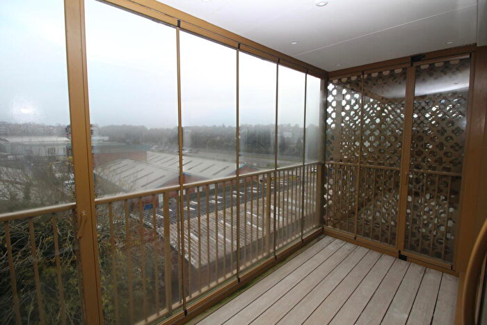 2 Bedroom Apartment To Rent In Radford Way, CM12
