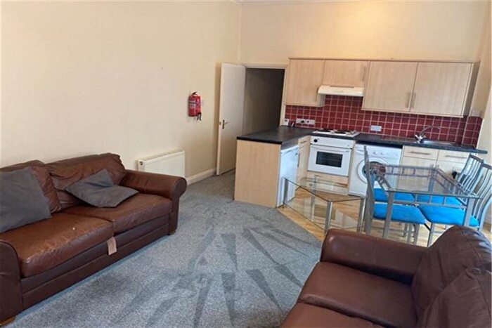 2 Bedroom Flat To Rent In Bedroom Flat In Bournemouth, BH1