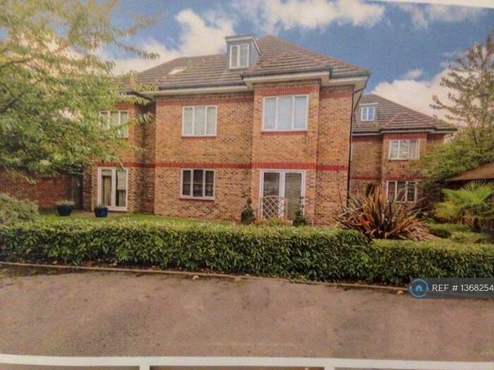 1 Bedroom Flat To Rent In Cobham, Cobham, KT11