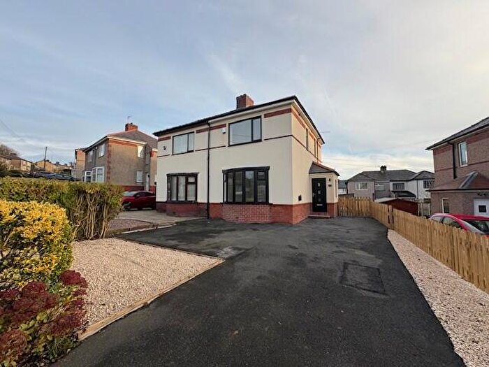 2 Bedroom Semi Detached House For Sale In Briercliffe Road, Burnley, BB10