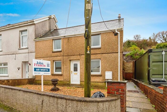 2 Bedroom Semi Detached House For Sale In Heol Waunyclun, Trimsaran, Kidwelly, Carmarthenshire, SA17