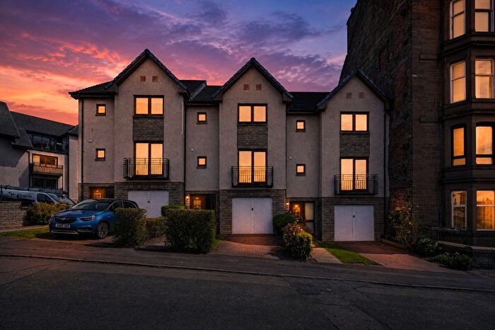 4 Bedroom Town House For Sale In Seymour Street, Dundee, DD2