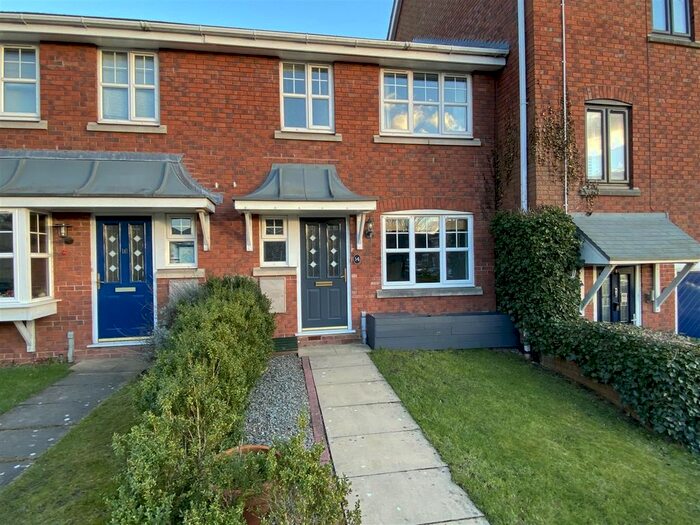 3 Bedroom Town House To Rent In Oulton Mews, Stone ST15