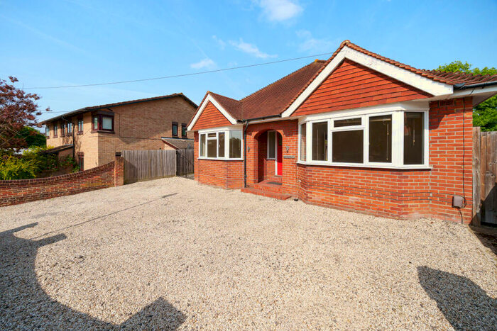 4 Bedroom Bungalow To Rent In Fowlers Lane, RG12