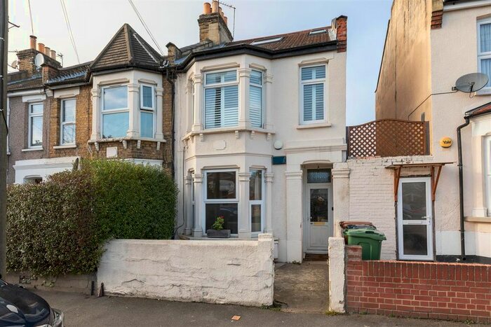 2 Bedroom Flat To Rent In Claude Road, London, E10