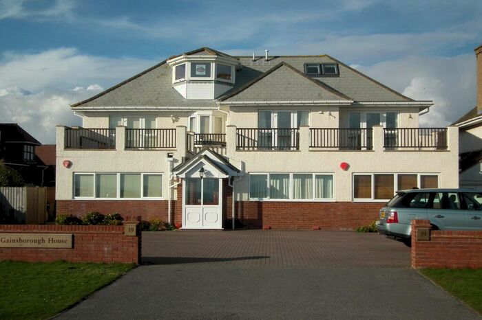 1 Bedroom Flat To Rent In Marine Drive East, Barton On Sea, Hampshire., BH25
