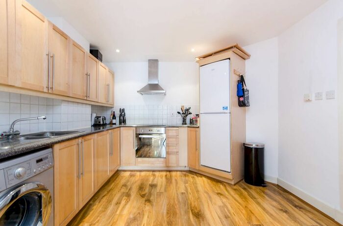 1 Bedroom Flat To Rent In Worple Road, Wimbledon, London, SW19