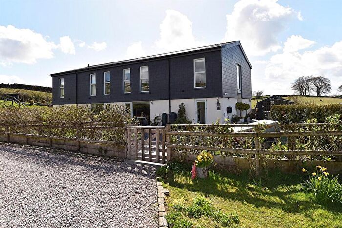 4 Bedroom Semi-Detached House For Sale In Cliff Lane, Macclesfield, SK11