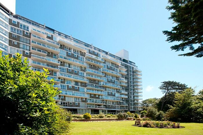1 Bedroom Flat For Sale In Admirals Walk, West Cliff Road, Bournemouth, BH2