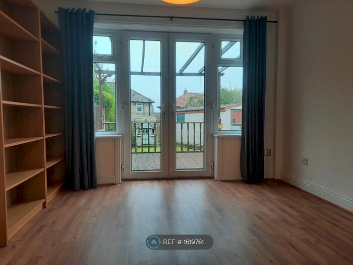 3 Bedroom Semi-Detached House To Rent In Nursery Lane, Leeds, LS17