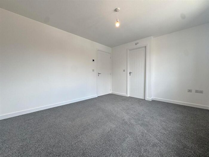 3 Bedroom Detached House To Rent In Hickory Mews, Morley, Leeds, LS27