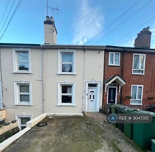 1 Bedroom Flat To Rent In Garlands Road, Redhill, RH1