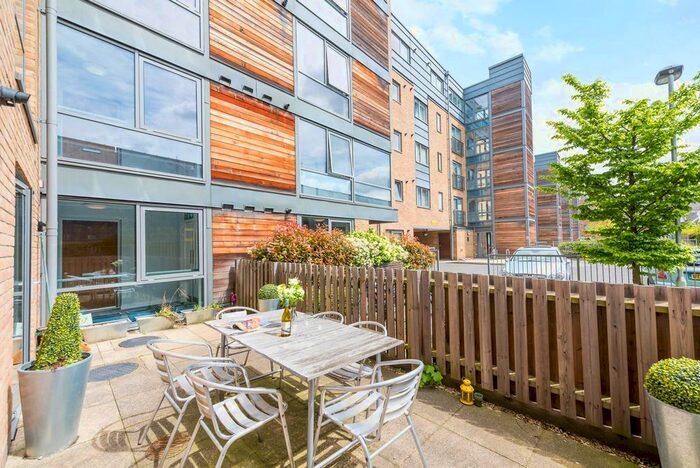 1 Bedroom Flat To Rent In Elswick Street, Sands End, London, SW6