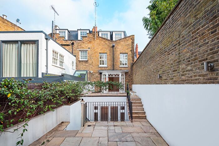 3 Bedroom Town House To Rent In Marlborough Street, London, SW3