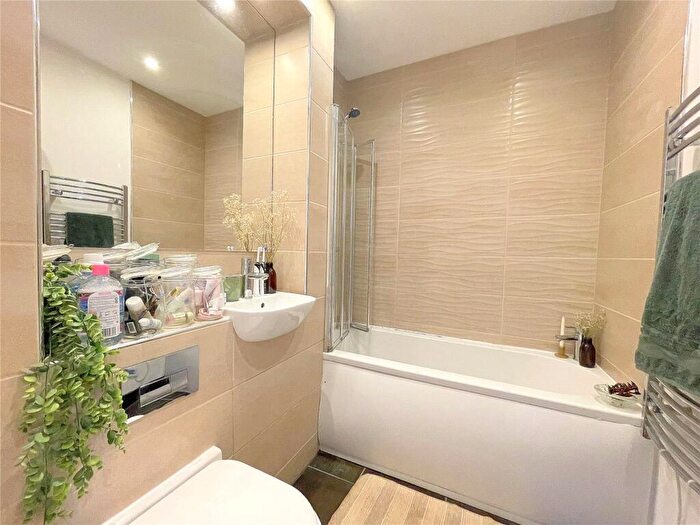 2 Bedroom Apartment To Rent In Coronation Road, Southville, Bristol, BS3