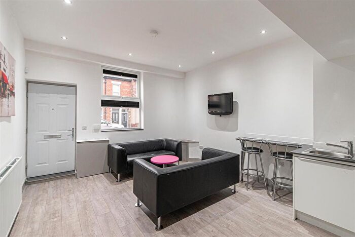 2 Bedroom Flat To Rent In Stratford Road, Newcastle Upon Tyne, NE6