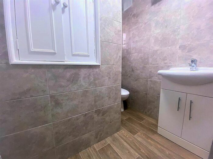 1 Bedroom Flat To Rent In Hillingdon Hill, Uxbridge, UB10