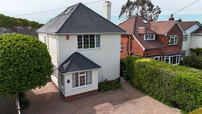 3 Bedroom Detached House For Sale In Oakley Hill, Wimborne, BH21