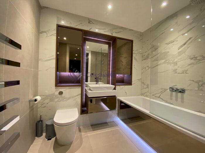 1 Bedroom Flat For Sale In Piazza Walk, London, E1