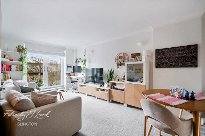 1 Bedroom Apartment For Sale In Tower Court, A Canonbury Street, N1