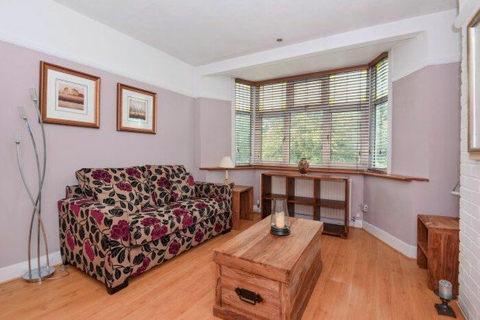 1 Bedroom Flat To Rent In Churchfields, London, E18