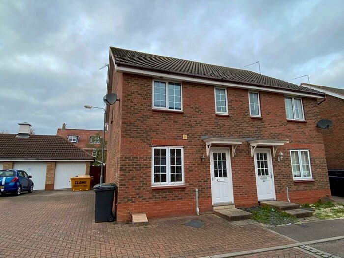 3 Bedroom Semi-Detached House To Rent In Salk Road, Gorleston, NR31