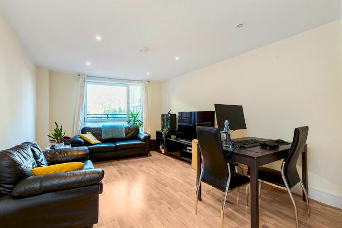 2 Bedroom Apartment To Rent In Cheshire Street London, E2