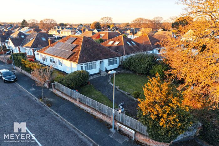 4 Bedroom Detached Bungalow For Sale In Oak Avenue, Christchurch, BH23