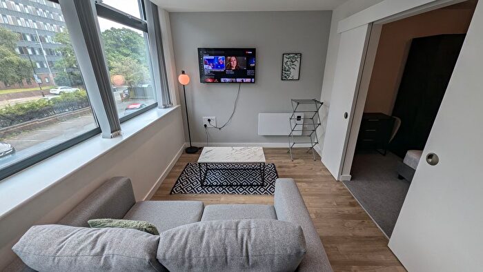 1 Bedroom Flat To Rent In Seymour Grove, Old Trafford, Manchester, M16