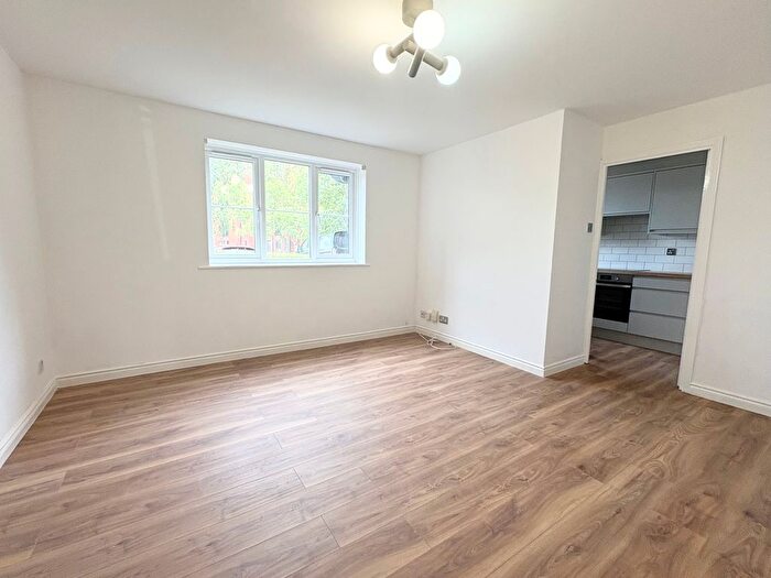 2 Bedroom Flat To Rent In Harlinger Street, London, SE18