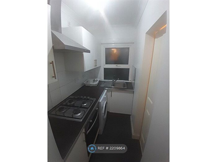 1 Bedroom Flat To Rent In Bristol Park Rd, Walthamstow, E17
