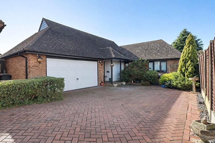 2 Bedroom Detached Bungalow For Sale In Noredale, Shoeburyness, SS3