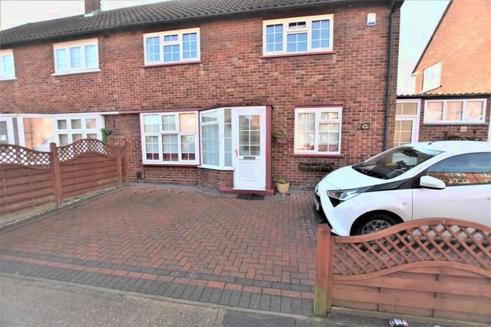 3 Bedroom Semi-Detached House To Rent In Moultrie Way, Upminster, Cranham RM14