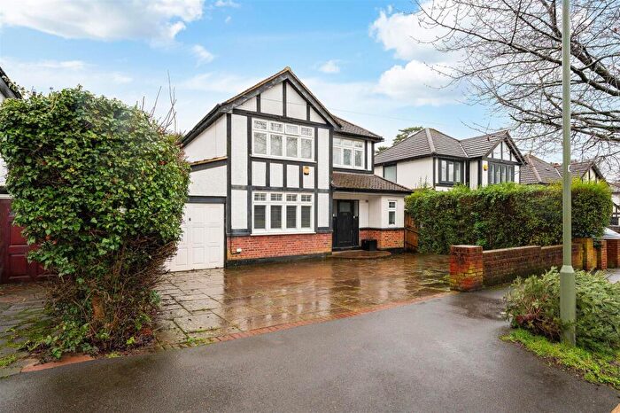 4 Bedroom Detached House For Sale In Warren Road, Banstead, SM7