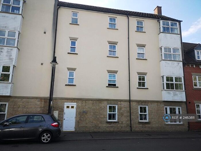 2 Bedroom Flat To Rent In Zander Road, Calne, SN11