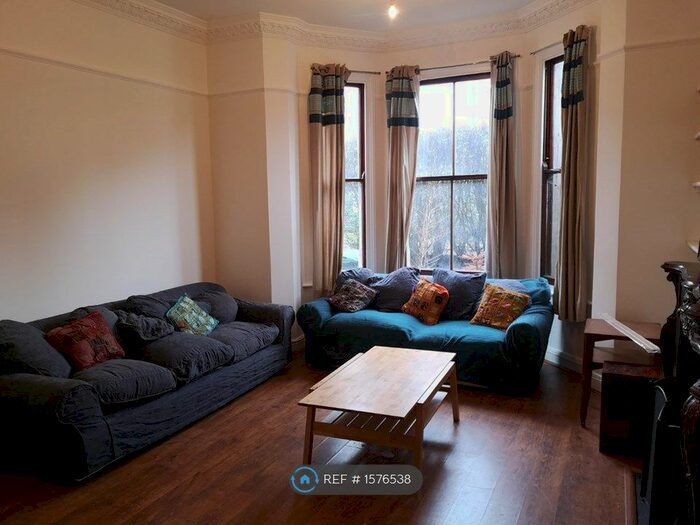 2 Bedroom Flat To Rent In Highgate, London, N6