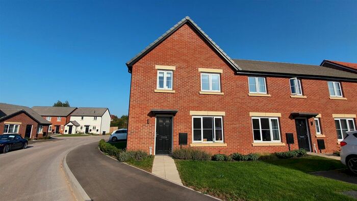 3 Bedroom Semi-Detached House For Sale In Mantley Grove, Newent, GL18