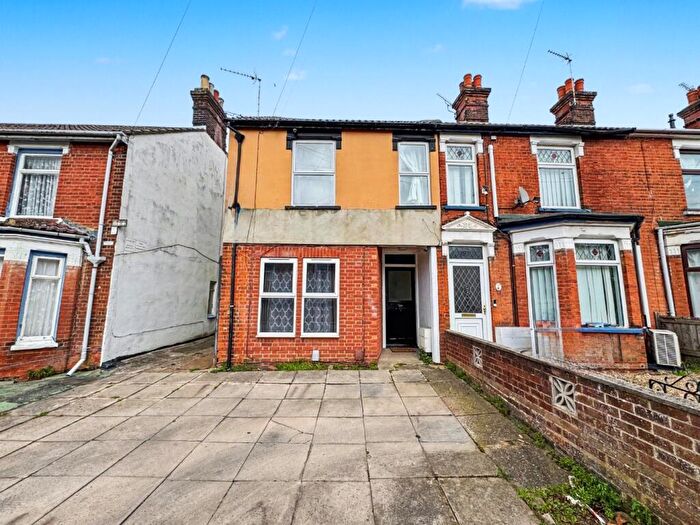 2 Bedroom Semi Detached House To Rent In Foxhall Road, East Ipswich, Ipswich, IP3