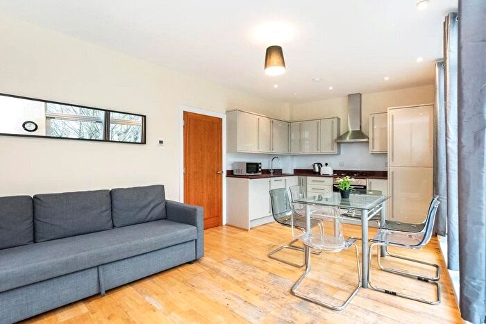 2 Bedroom Flat To Rent In Laystall Street, London, EC1R