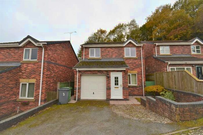 3 Bedroom Detached House To Rent In Woodlands Court Tan Y Fron, LL11