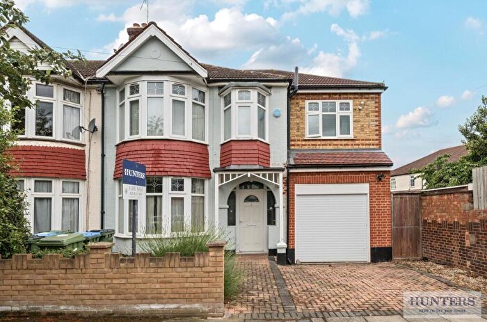 4 Bedroom End Of Terrace House For Sale In Bendmore Avenue, Abbey Wood, SE2